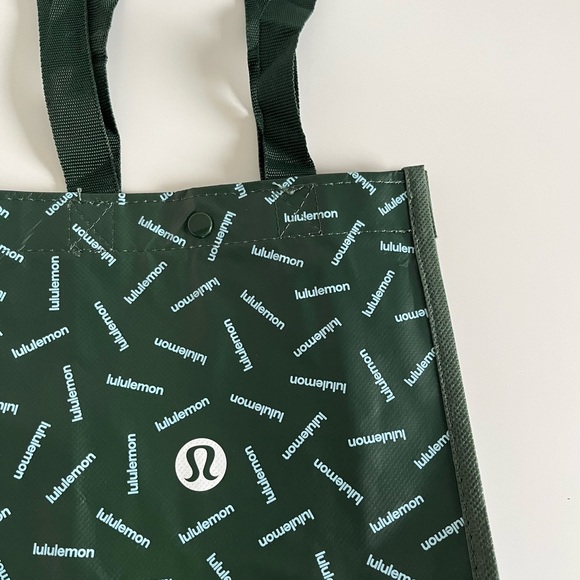 New Emerald Green Lululemon nylon tote bag - Picture 2 of 2